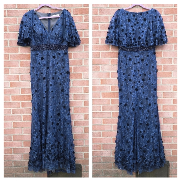 Mac Duggal Navy Flutter Sleeve Embellished Lace Gown Size 10 - Picture 3 of 6